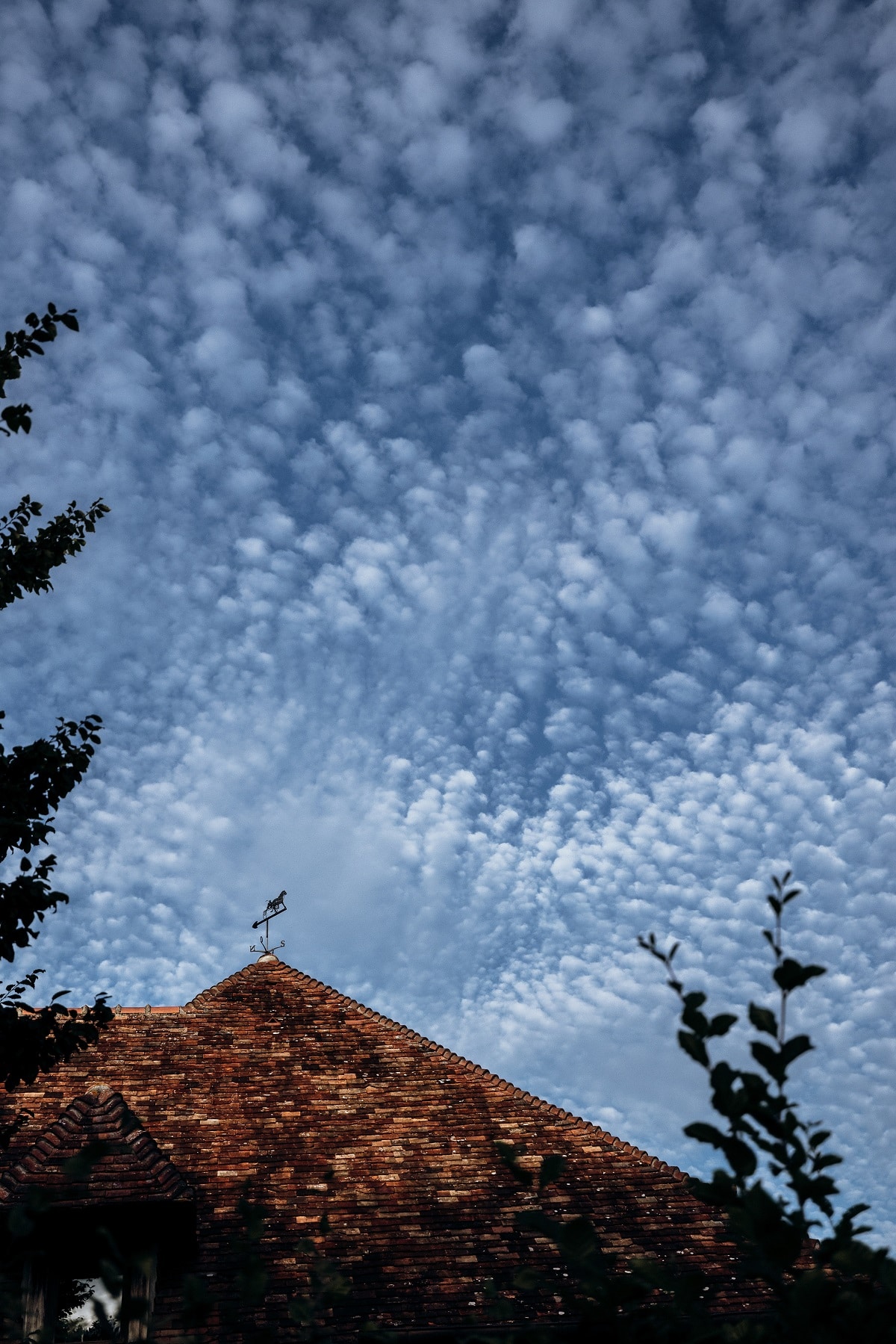 ciel bleu en Normandie La Croix aux LIards